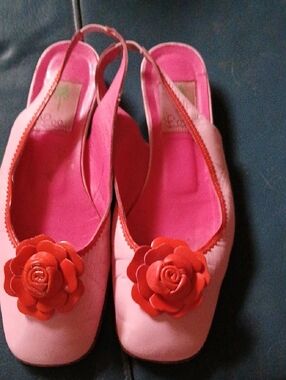 Lilly Pulitzer Pink Slingback Flats with red patent leather  flowers and trim.